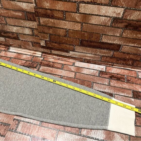 UT Uniqlo Disney Sweatshirt Mickey Mouse M - Picture 9 of 10